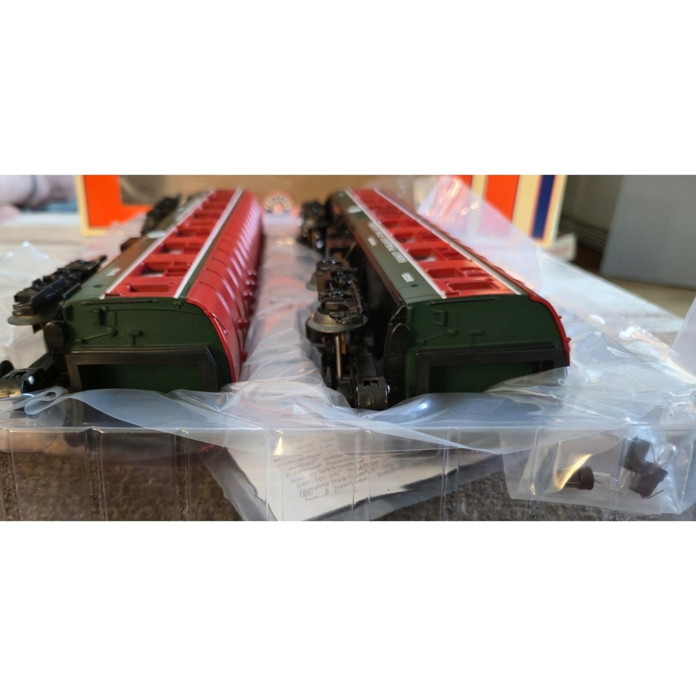 Lionel North Pole Central Victorian Christmas Passenger Cars 6-35250 - NIB - Picture 10 of 16